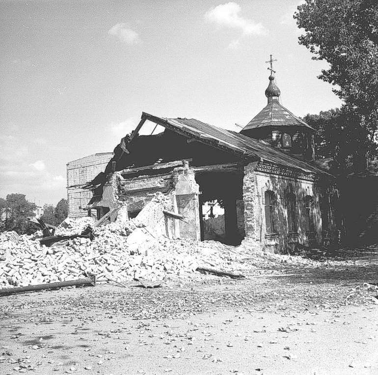 Ulica Sejneska rg Szkolnej - rozbirka cerkiewki. Na tym miejscu wybudowano burs szkoln.